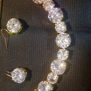 Earrings bracelet set 7in length